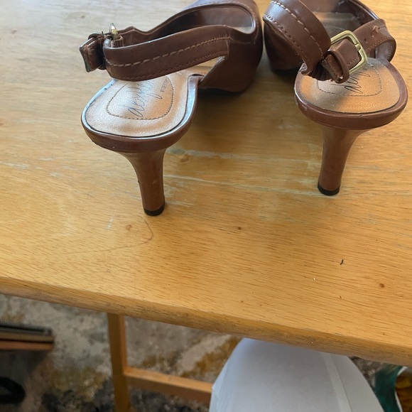 Shoes - Picture 2 of 5